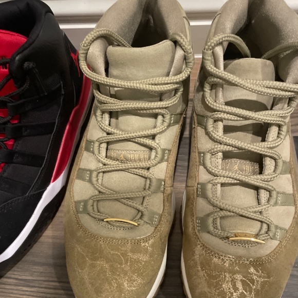 4 pairs jordans and Nike main image 3